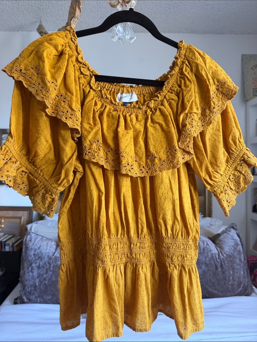 Universal Thread|Mustard|Eyelet Ruffle Peasant Top|Large|EUC - Picture 8 of 8